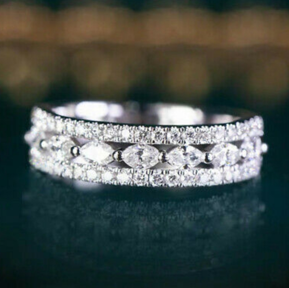 Pretty Silver Designer Woman Oval Diamonds Ring - Picture 5 of 5